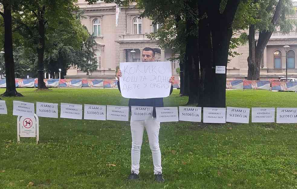 Dalibor Cvetković ponovo protestuje: BORIM SE ZA SVOJU DECU, NE MOGU VIŠE DA TRPE TRAUME, pozvao sam TRUBAČE da probudim svest ljudi! (VIDEO)