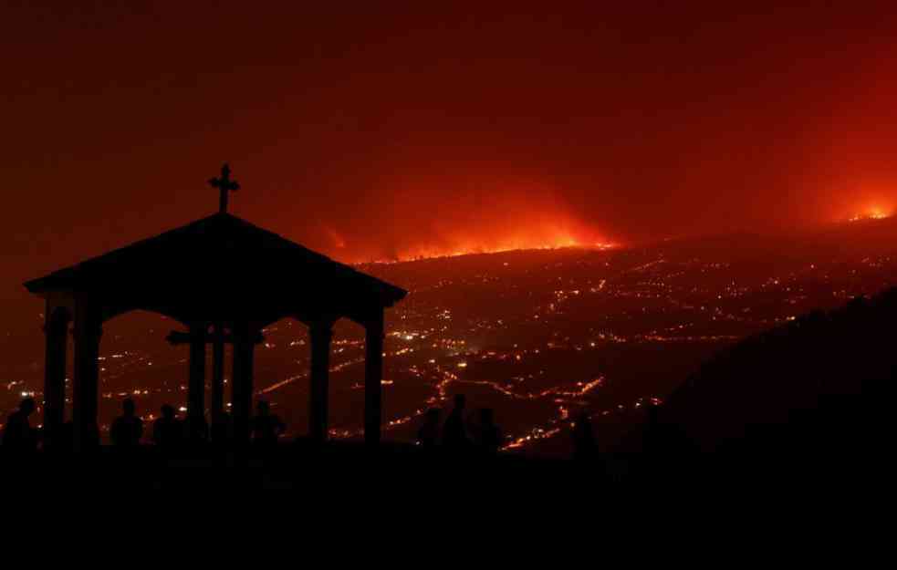 VATRENA STIHIJA NA TENERIFIMA NE MIRUJE! Vlasti primorane da EVAKUIŠU više od 26.000 ljudi! (VIDEO)