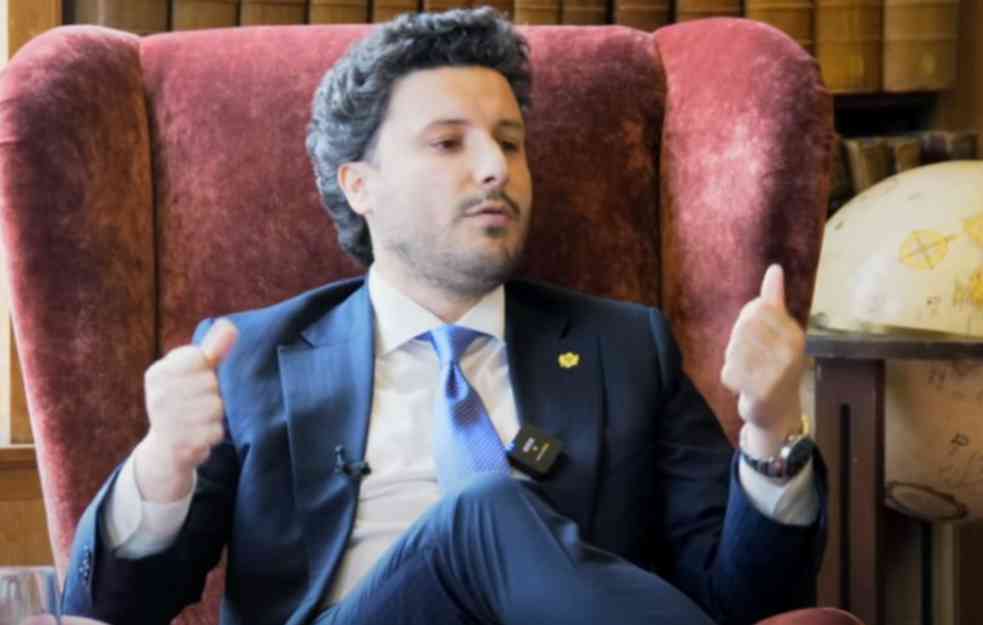 DRITAN ABAZOVIĆ EVAKUISAN SA KONCERTA DINA MERLINA: Čovek ga psovao do ulaska u maricu