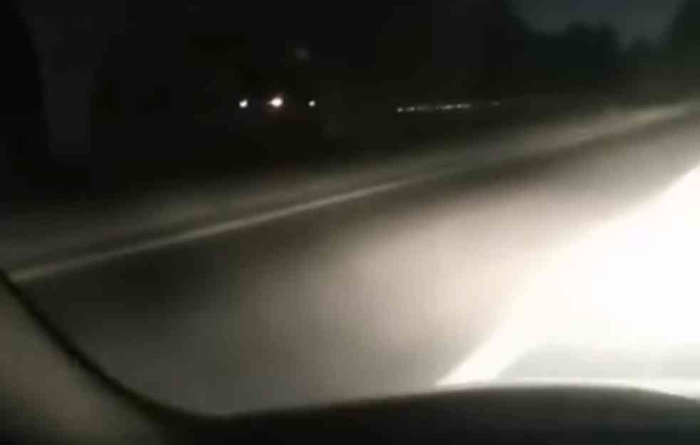 ŠTA SE OVO DEŠAVA?! Nova vožnja u kontra smeru bukvalno ledi krv u žilama (VIDEO)