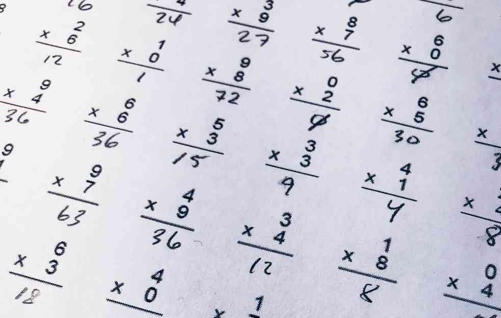 Naši učenici doneli 3 medalje iz takmičenja iz matematike