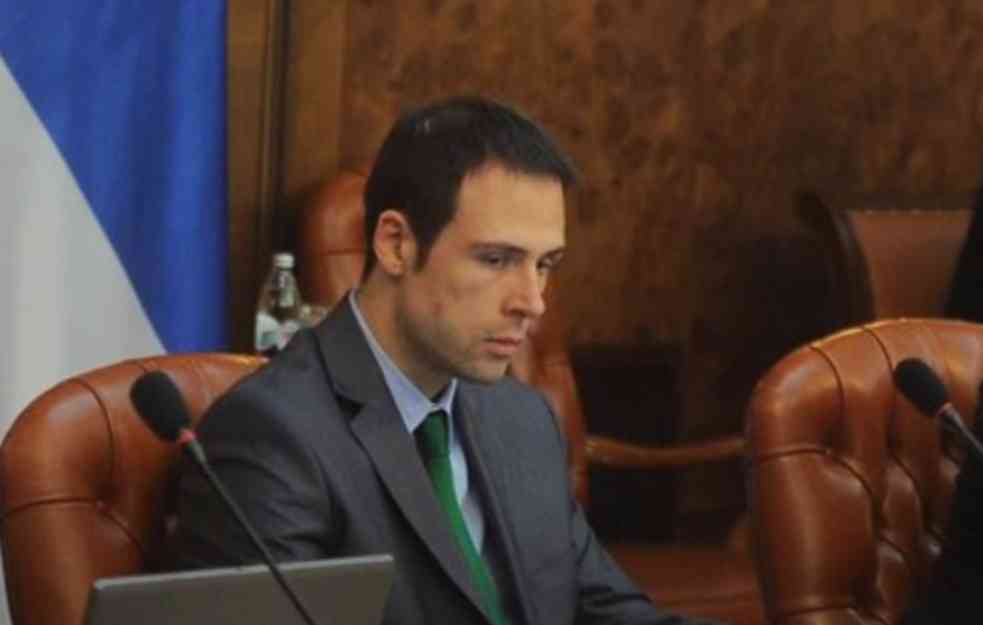 SEKRETAR VLADE SRBIJE NOVAK NEDIĆ POD ISTRAGOM TUŽILAŠTVA: Na groblju napao i pretio penzionisanom direktoru policije Vladimiru Rebiću