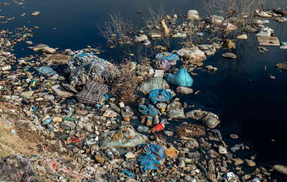 MIKROPLASTIKA UBIJA REKE: Deca štite Dunav od zagađenja