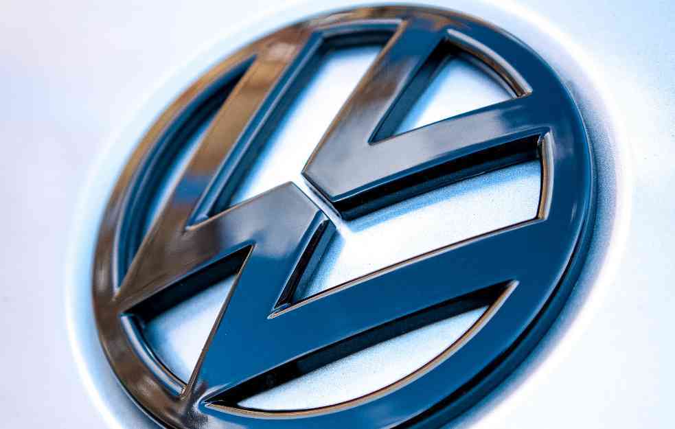 NOVA OPCIJA U AUTOMOBILIMA: ChatGPT stigao u Volkswagen automobile