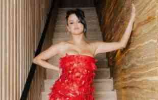 Prirodna lepotica: Selena Gomez <span style='color:red;'><b>bez šminke</b></span> izazvala pometnju na Instagramu (FOTO)