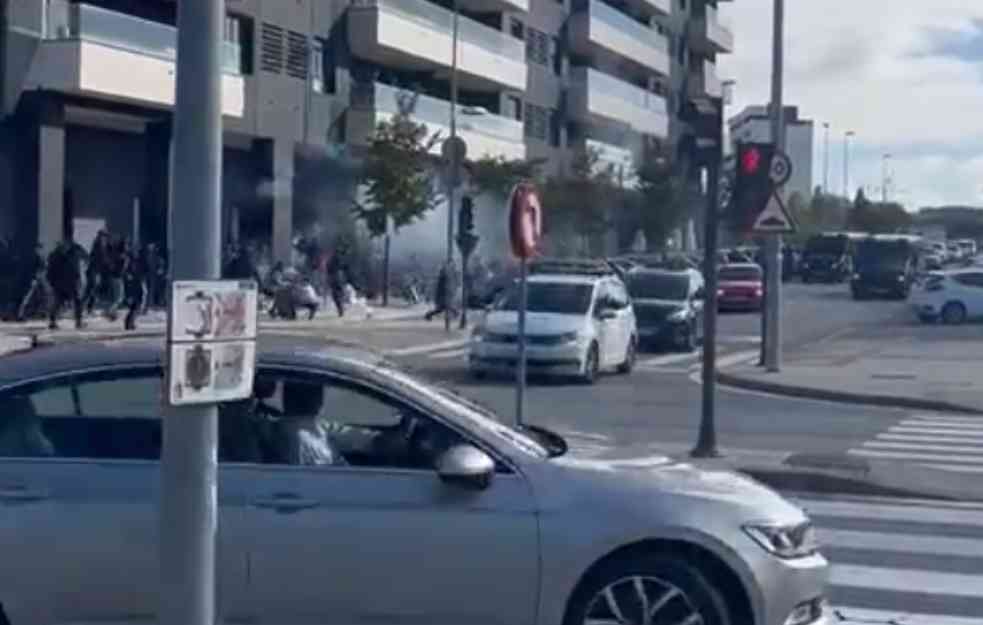 DRAMA U ŠPANIJI: Žestok obračun navijača Osasune i Sevilje! (VIDEO)