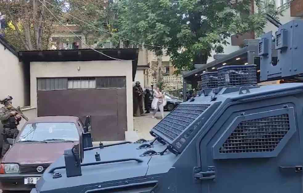 TEROR! ROSU UPALA U BOLNICU U KOSOVSKOJ MITROVICI: Uznemireni su i pacijenti i zaposleni! (VIDEO)