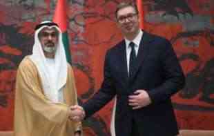 Aleksandar Vučić dočekao <span style='color:red;'><b>prestolonaslednik</b></span>a Abu Dabija: Velika čast za Srbiju i poseban simbol prijateljstva