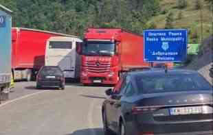 KAZAMAT NA KOSOVU I METOHIJI: <span style='color:red;'><b>Jarinje</b></span> i Brnjak zatvoreni više od nedelju dana