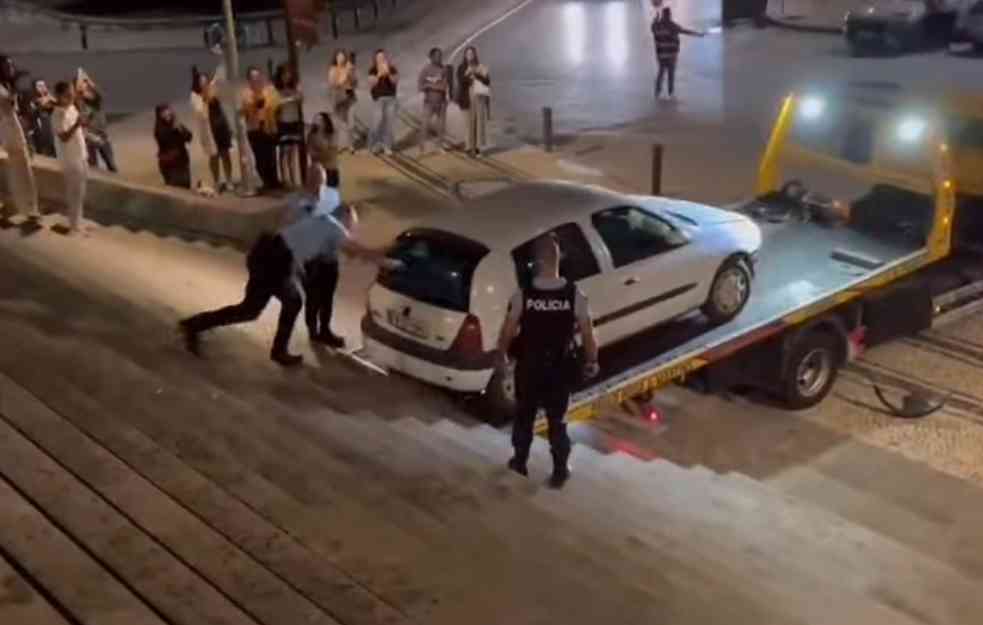 Praćenje navigacije nekada nas odvede u pogrešnom smeru: Zato je ova devojka završila na stepenicama (VIDEO)