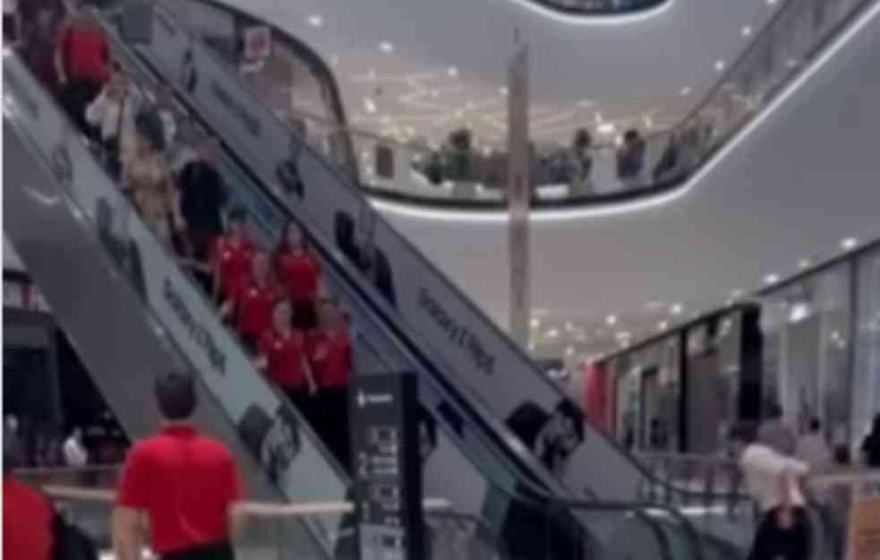 Evakuisan tržni centar Promenada u Novom Sadu zbog dojave o bombi (VIDEO)