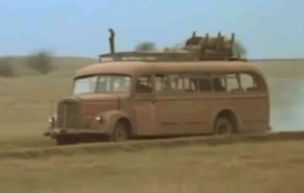 POMAMA ZA ČUVENIM AUTOBUSOM 