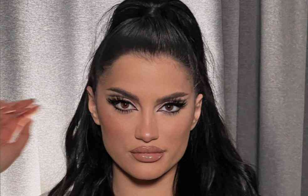 Popularna pevačica doživela nepsijatnost na nastupu: Barbara se izvinjava publici
