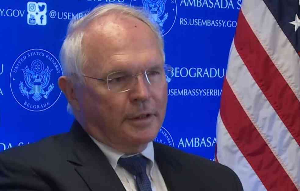 OGLASIO SE AMERIČKI 