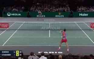 NOLE SIGURAN NA STARTU: Đoković rutinski do osmine finala mastersa u Parizu, na redu <span style='color:red;'><b>Holanđanin</b></span>