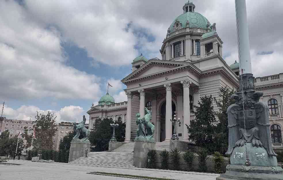 Jutro pred Skupštinom mirno, saobraćaj teče nesmetano, studenti i dalje u kampu