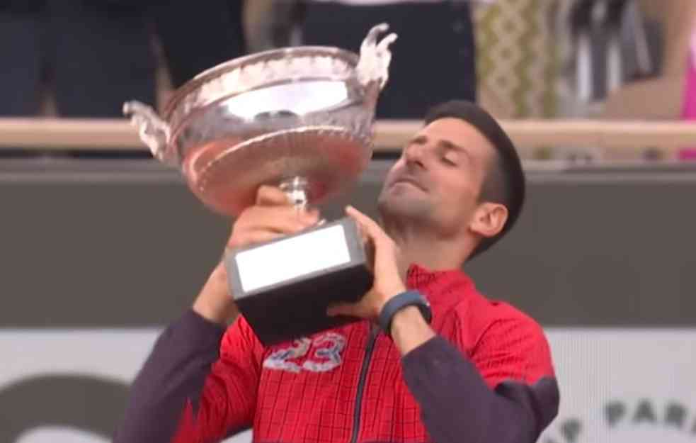 BIĆE SRUŠEN I KONORSOV REKORD, NE SUMNJAJTE U TO: Nole osvaja 110 trofeja! IDEEEEMOOOOOO!