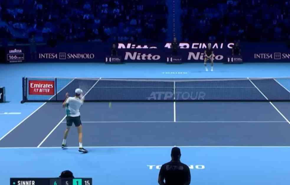 ĐOKOVIĆ U POLUFINALU ZAVRŠNOG MASTERSA: Siner posle velike drame srušio Runea! (VIDEO)