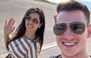 TANJA SAVIĆ NA SEDMOM NEBU I TO BUKVALNO: <span style='color:red;'><b>Novi dečko</b></span> je provozao AVIONOM (FOTO)