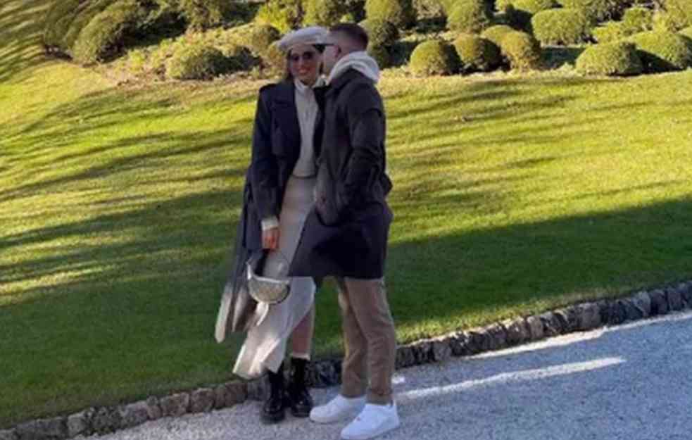 OTIŠLA NA ODMOR SA DEČKOM, A JURILA PO GRADU SLAVNOG GLUMCA .Naša pevačica bila PRED VRATIMA Džordža Klunija, vratila se razočarana