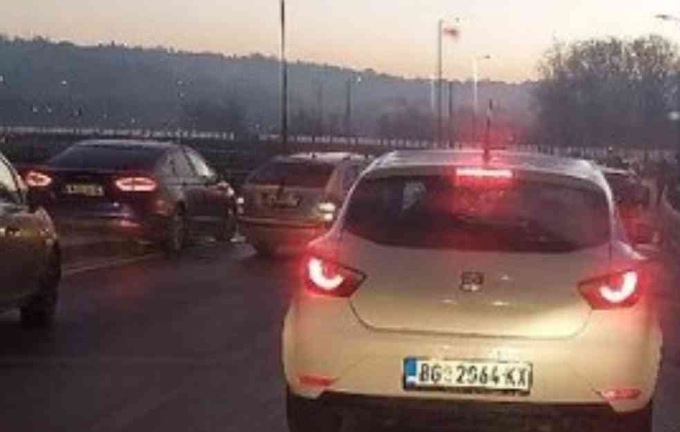 LANČANI SUDAR NA MOSTU NA ADI: Udes iz smera Banovog brda ka Novom Beogradu, stvorila se velika gužva (FOTO)