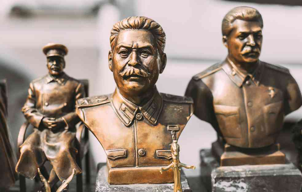 RUSI ČITAJU GLAS JAVNOSTI: Putin je sin Staljina / Путин- преемник Сталина