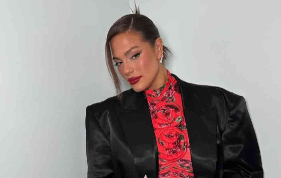 MODEL EŠLI GREJEM ZAPALILA INSTAGRAM TOPLES IZDANJEM: 