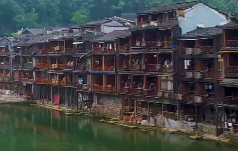 Grad Fenghuang zamrznut je u vremenu 