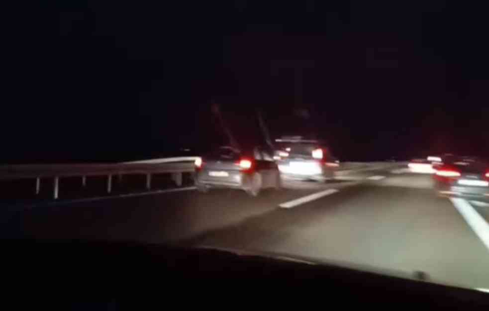 LANČANI SUDAR NA AUTO-PUTU KOD JAGODINE: Učestvovala tri automobila, saobraćaj otežan (VIDEO)