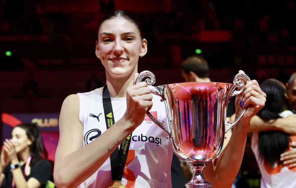 Naša Tijana uvek zlatna i uvek skromna!