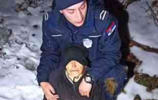 ONI SU NAŠI HEROJI:  Policija pronašla nestalu <span style='color:red;'><b>baku</b></span>, nosili je do kuće (FOTO)
