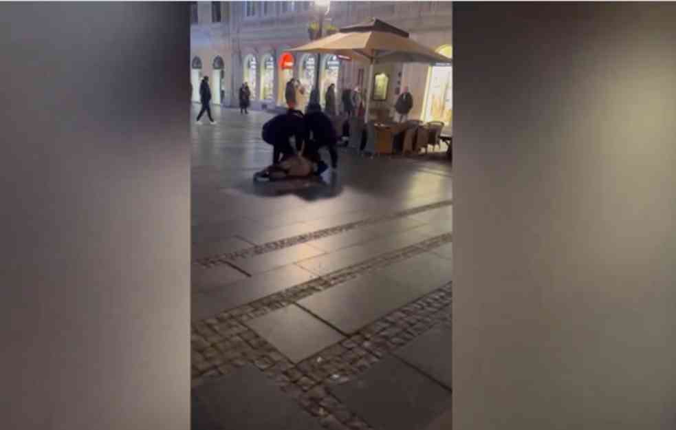 DRAMA U KNEZ MIHAILOVOJ: Policajci PRIVODE muškarca dok se on OPIRE HAPŠENJU (VIDEO)