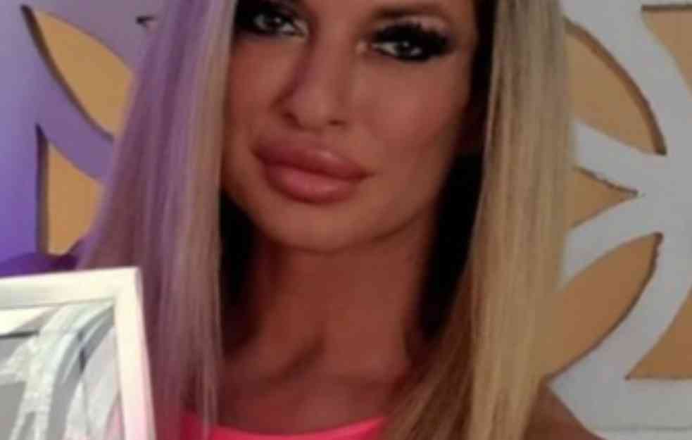 ATRAKTIVNA SRPKINJA SRUŠILA GINISOV REKORD STAR SEDAM GODINA: Evo koliko je SKLEKOVA uradila! (FOTO)