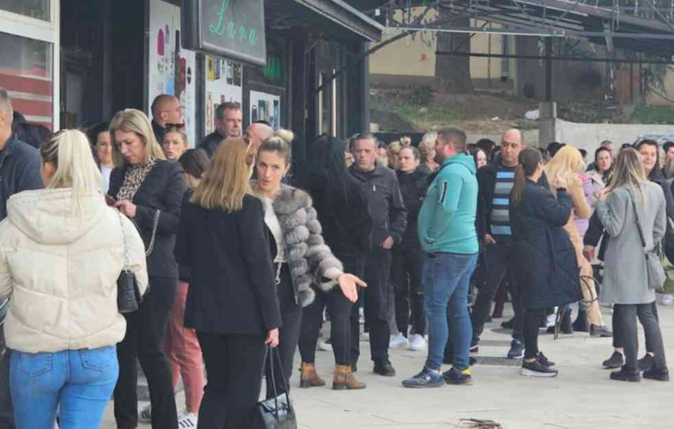 PROTEST SRBA U LEPOSAVIĆU: Ukidanje dinara znak da treba da odemo, situacija je NEIZDRŽIVA! (VIDEO)