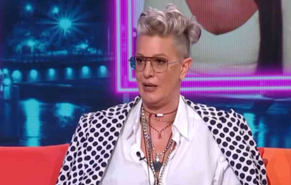 TIJANA DAPČEVIĆ SKINULA 15 KILOGRAMA KO OD ŠALE: Pevačica okrila svoju tajnu 