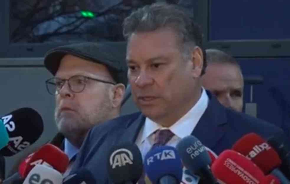 AMERIKA JE HUŠKALA KURTIJA A SAD JE KAO 
