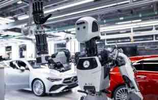 MERCEDES KORAK BLIŽE BUDUĆNOSTI: <span style='color:red;'><b>Humanoidni roboti</b></span> pomagaće u proizvodnji automobila