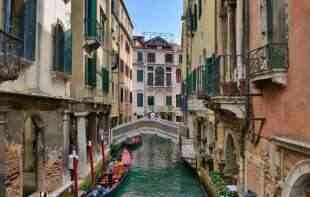 <span style='color:red;'><b>VENECIJA</b></span> VEĆ ZARADILA DVA MILIONA EVRA: Grad želi da zadrži taksu za turiste