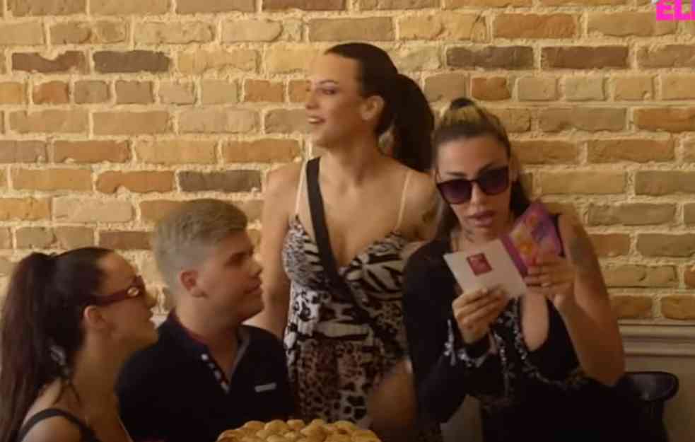 Aneli stigla čestitka od Asmina i Stanije