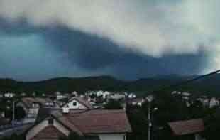 Jadranu preti užasna <span style='color:red;'><b>oluja</b></span>: Građani u strahu