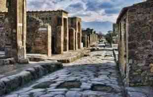 OTKRIĆA U POMPEJI: <span style='color:red;'><b>Arheolozi</b></span> otkrili raskošno ukrašenu salu za proslave