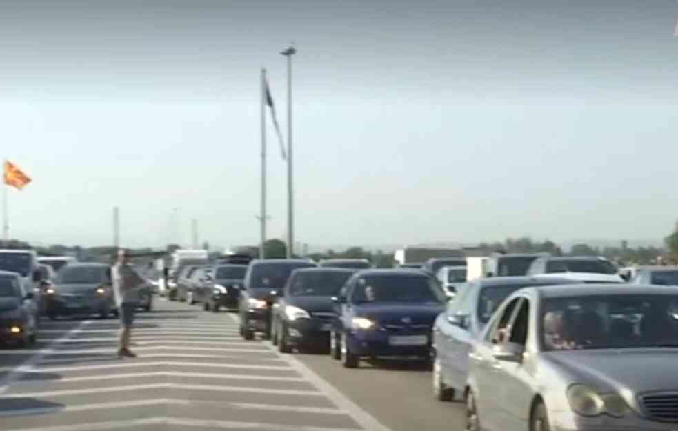 Počele predpraznične gužve: Ovo su kritične tačke na putevima Srbije