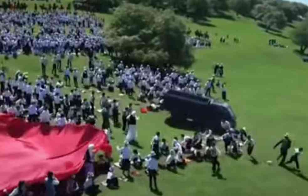 UZNEMIRUJUĆE! PREGAŽENO 29 UČENIKA: Kamion uleteo na dečji festival, usledio MASAKR! (VIDEO)