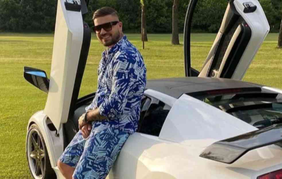 STIGLA MU NOVA BEBICA: MC Stojan se pohvalio ljutom mašinom, za cenu ne pitajte
