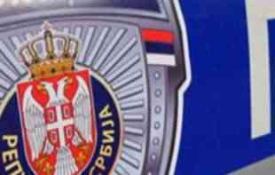 MUŠKARAC (36) PRAVIO HAOS U POLICIJSKOJ STANICI U KLADOVU: Prijavljen zbog porodičnog nasilja, pa pretio policajcima i napao ih