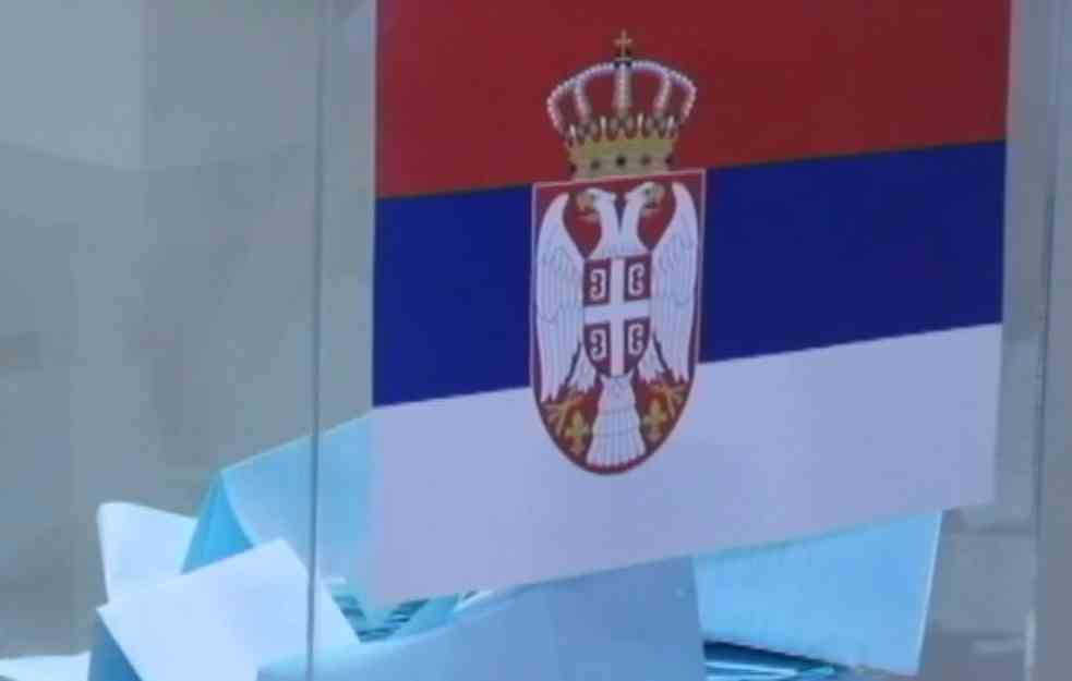 U SRBIJI OTVORENA BIRAČKA MESTA: Bira se vlast u Beogradu i još 88 gradova i opština