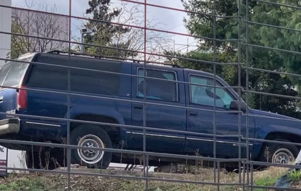 Džip Željka Ražnatovića već 23 godine stoji parkirana ispred porodične kuće na Autokomandi