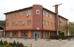 SIROMAŠNA OPŠTINA, A <span style='color:red;'><b>FUNKCIONERI</b></span> TROŠE MILIONE U KAFANAMA: Evo kako se sprovode tenderi i šta su utvrdili revizori
