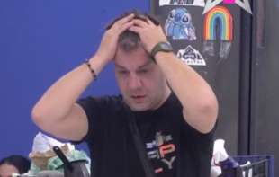 HAOS U ELITI: <span style='color:red;'><b>Raskrinkan</b></span>a afera Jelena - Uroš, Marinković KRŠIO I LOMIO dok mu se nije slošilo (VIDEO)
