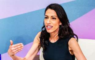 Huma Abedin je izgubila nevinost u 32. godini, sad se udaje za <span style='color:red;'><b>Soroš</b></span>evog sina: Sve o moćnoj nevesti
